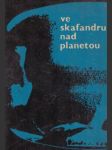 Ve skafandru nad planetou - náhled