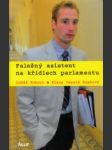 Falešný asistent na křídlech parlamentu - náhled